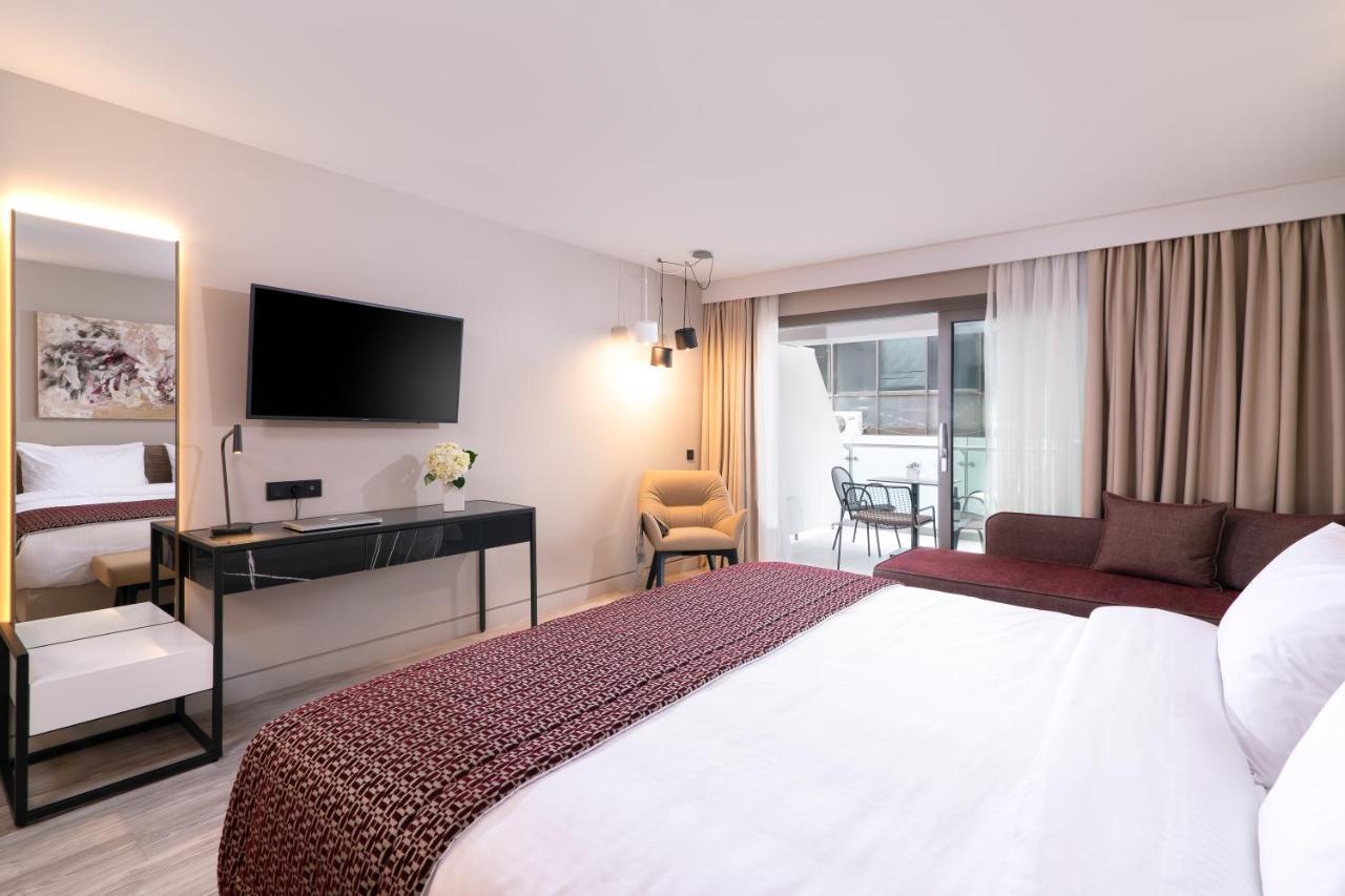 S Hotel Boutique Thessaloniki Exterior photo Deluxe room
