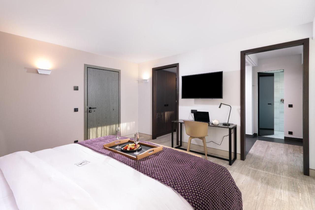 S Hotel Boutique Thessaloniki Exterior photo A room at the hotel